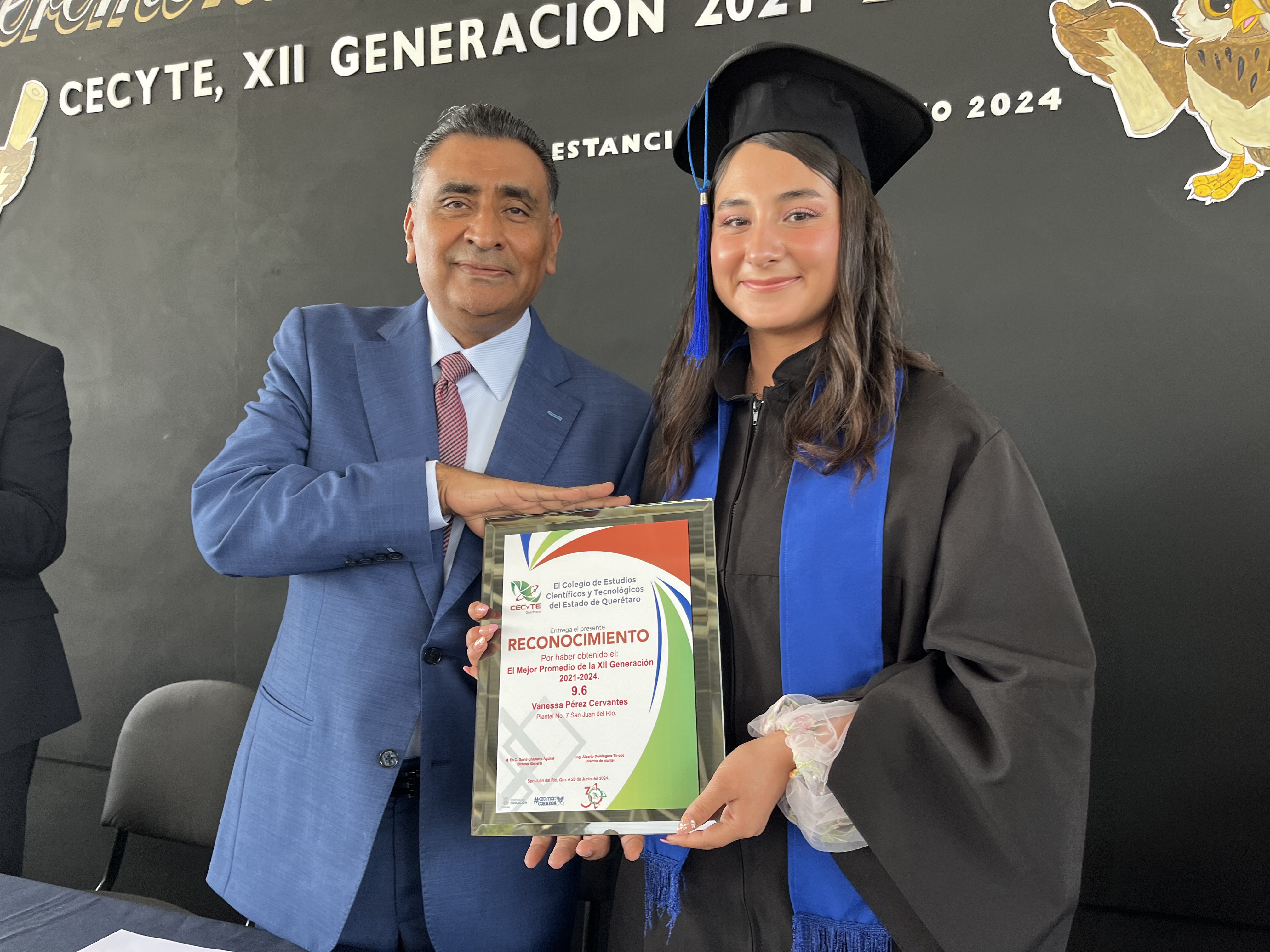 Se gradúan 441 jóvenes del CECyTEQ 